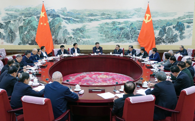 　　12月25日至26日，中共中央政治局召開民主生活會，中共中央總書記習(xí)近平主持會議并發(fā)表重要講話。新華社記者 謝環(huán)馳 攝